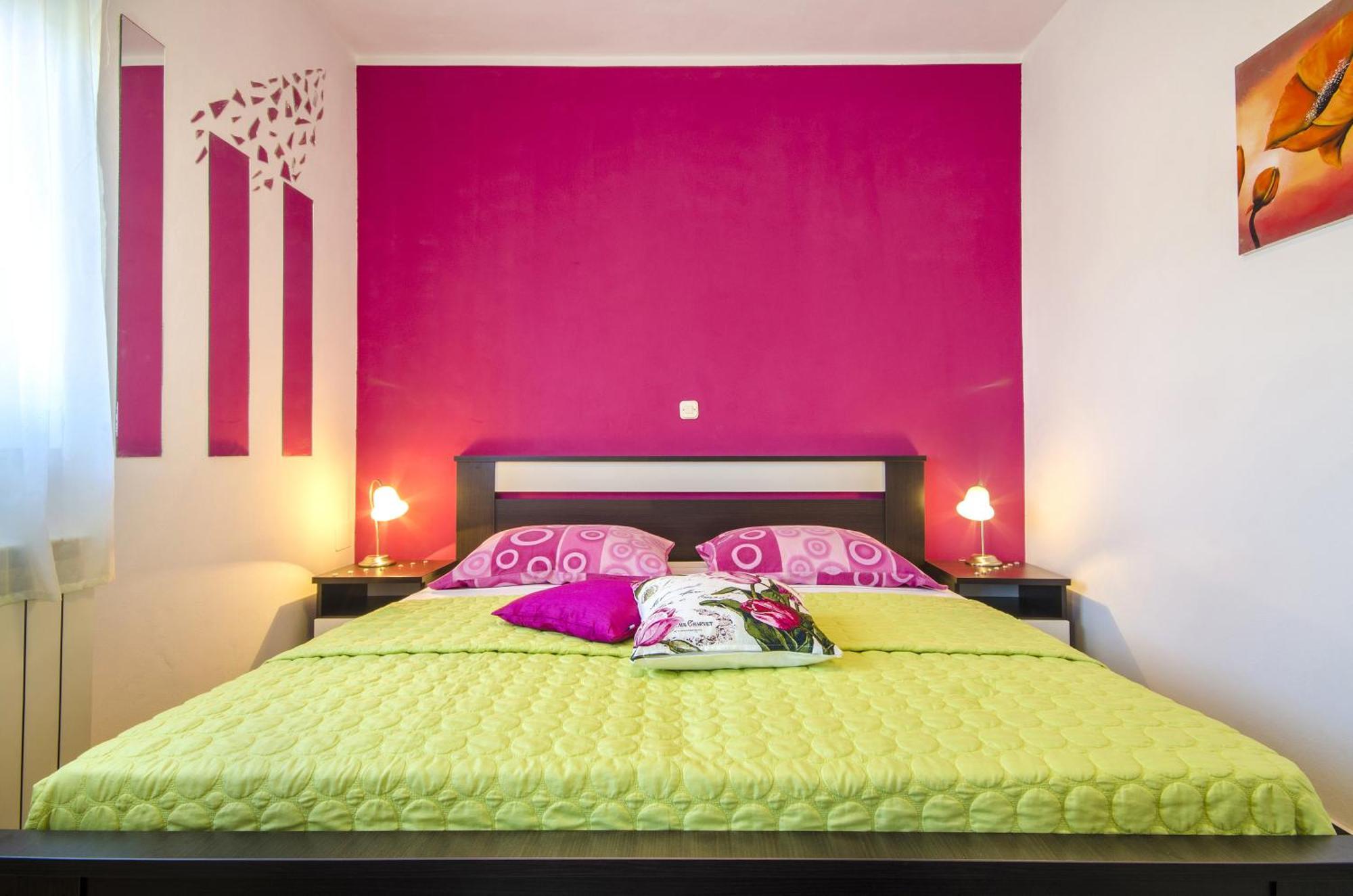 Apartment And Room Marlen Rovinjsko Selo Room photo