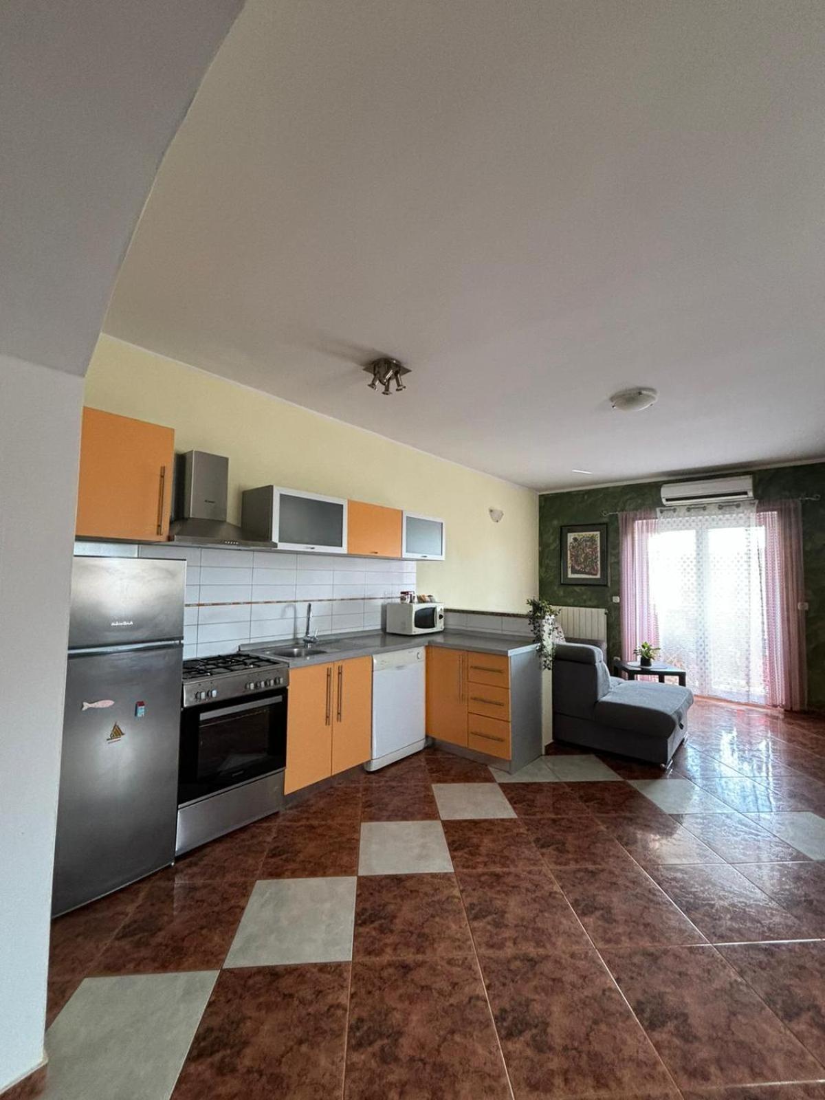Apartment And Room Marlen Rovinjsko Selo Exterior photo